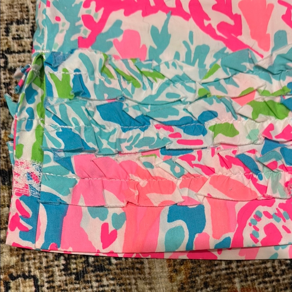 Lilly Pulitzer - Picture 2 of 5